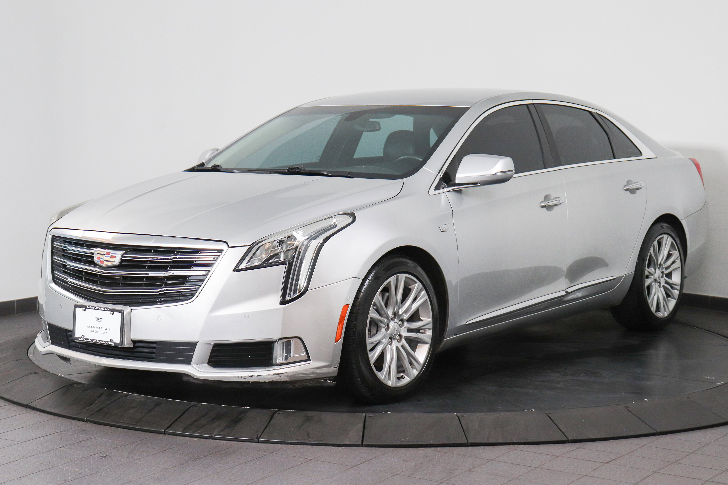 Used 2019 Cadillac XTS Luxury image 1