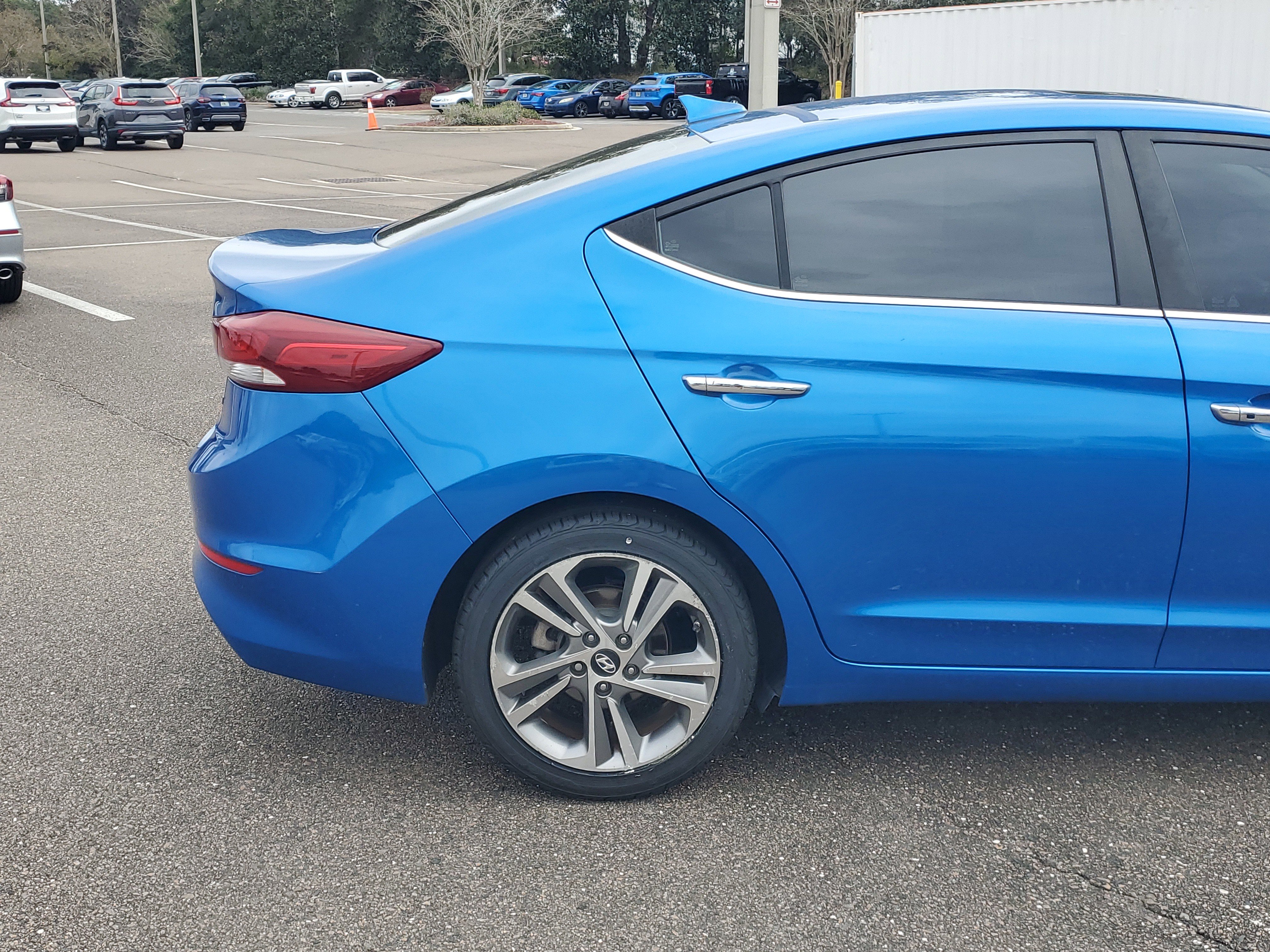 Used 2017 Hyundai Elantra Limited w/ Limited Tech Package 04 image 13
