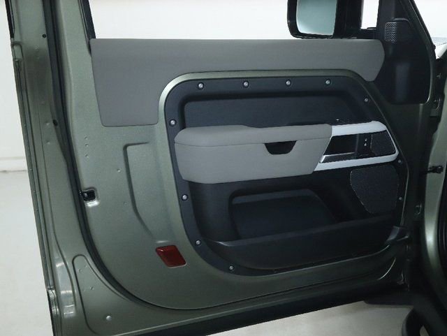 Certified 2023 Land Rover Defender 90 S image 31