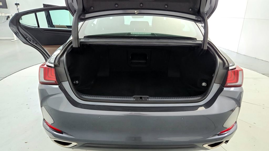Used 2024 Lexus ES 350 w/ Premium Package FWD image 16