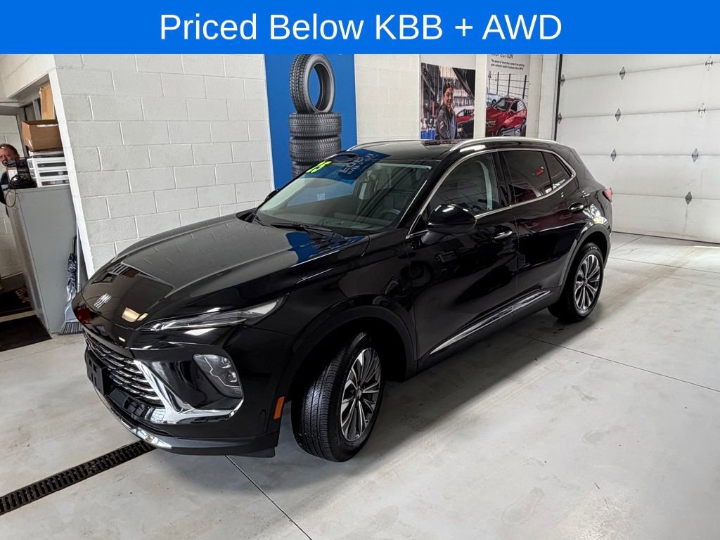 Used 2025 Buick Envision Preferred image 3