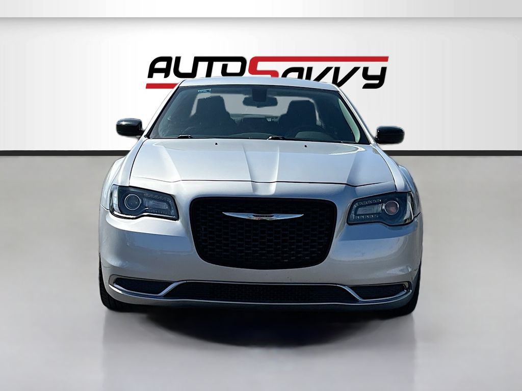 Used 2019 Chrysler 300 Touring w/ Sport Appearance Package RWD image 2