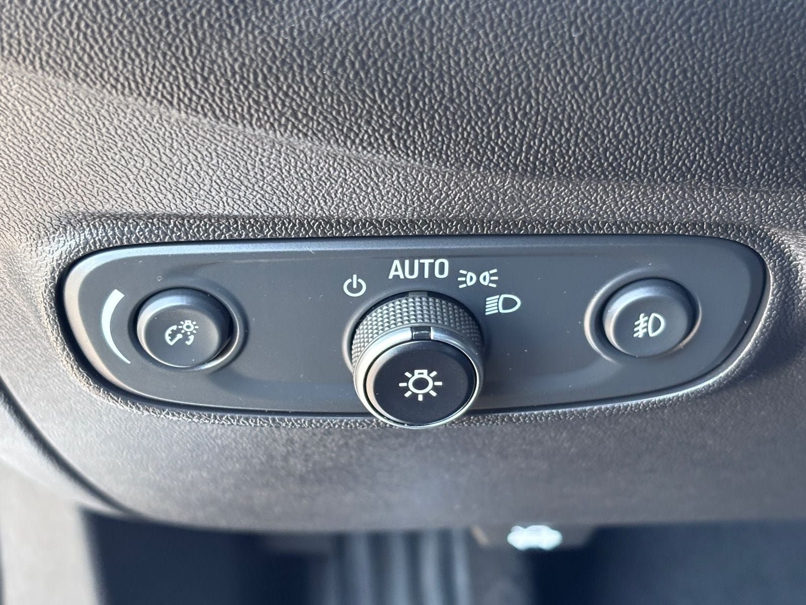 Used 2020 Chevrolet Equinox Premier FWD image 22