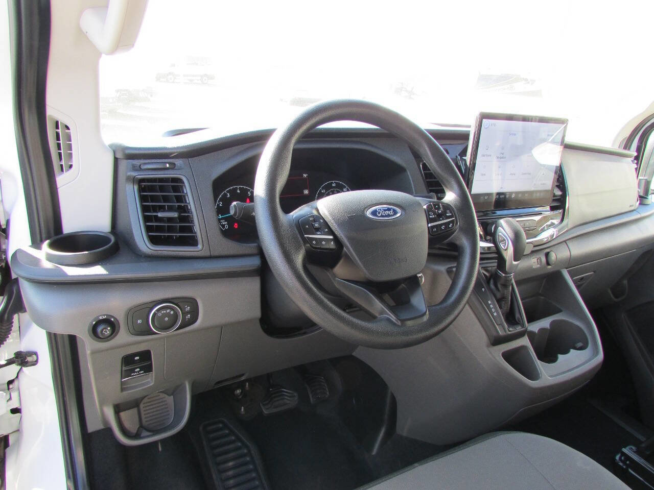 Used 2023 Ford Transit 350 XLT image 11