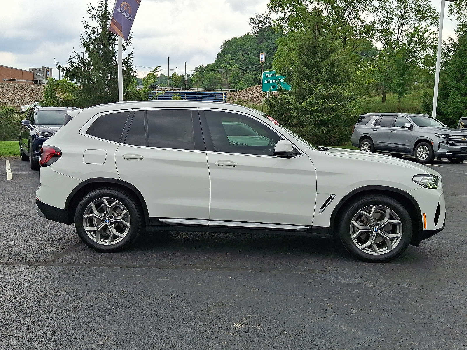 Used 2022 BMW X3 xDrive30i w/ Convenience Package AWD/4WD image 7