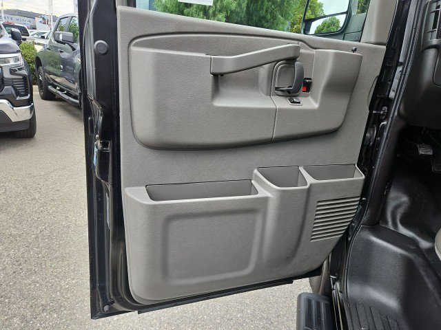 Used 2016 Chevrolet Express 2500 RWD image 20