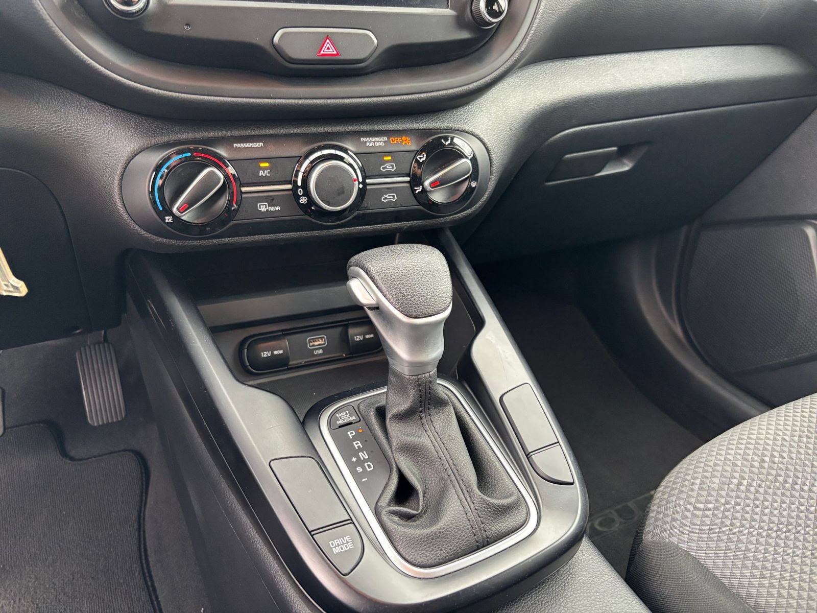 Used 2025 Kia Soul LX w/ LX Technology Package FWD image 38