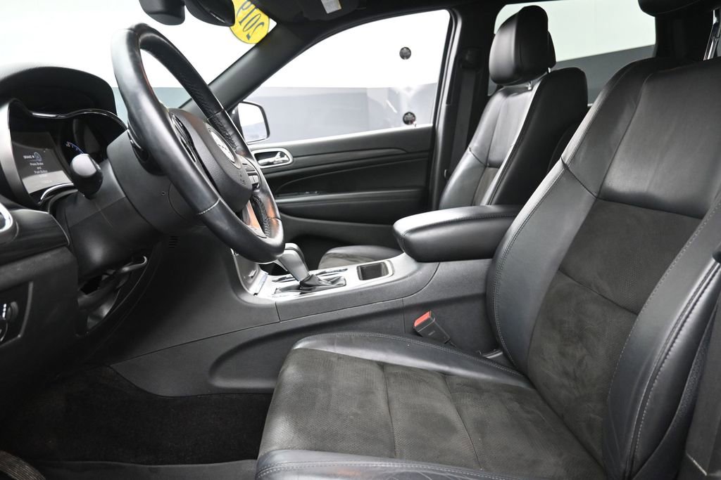Used 2019 Jeep Grand Cherokee Altitude AWD/4WD image 14