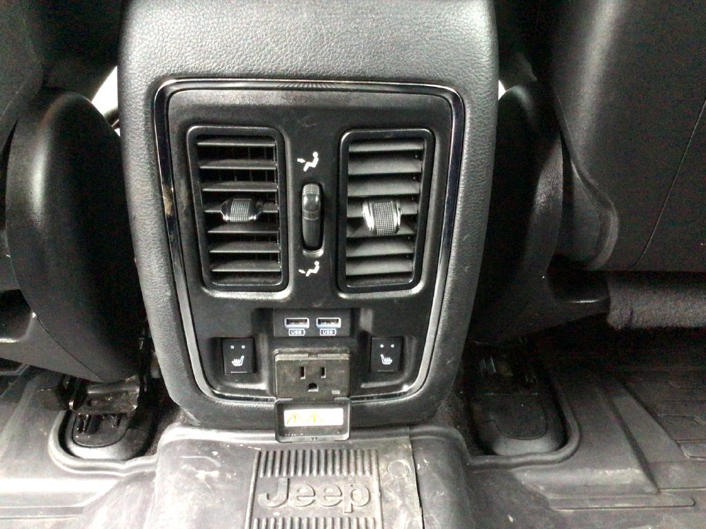 Used 2017 Jeep Grand Cherokee Overland AWD/4WD image 36