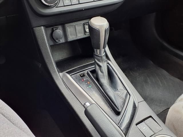 Used 2015 Toyota Corolla LE FWD image 15