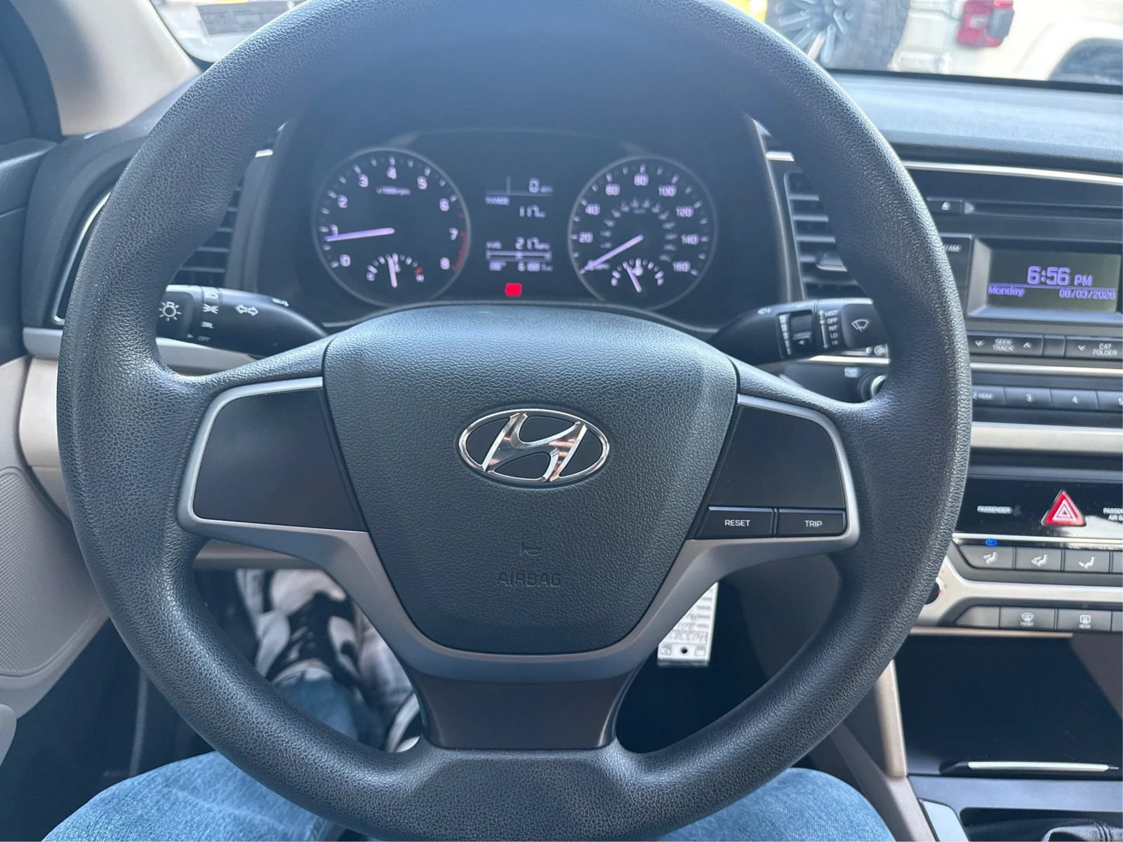 Used 2017 Hyundai Elantra SE FWD image 17
