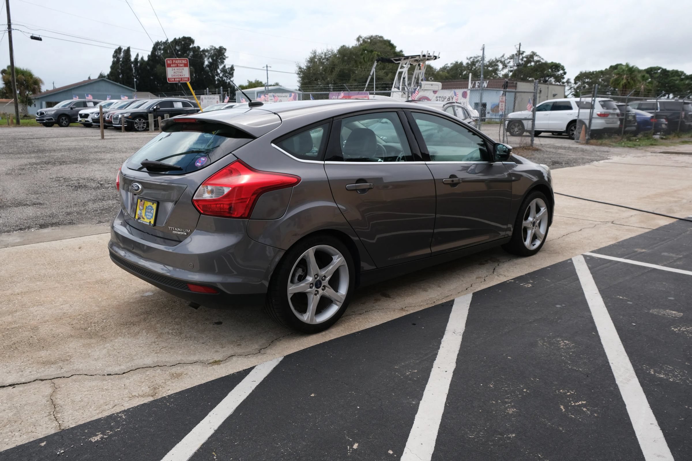 Used 2014 Ford Focus Titanium FWD image 5