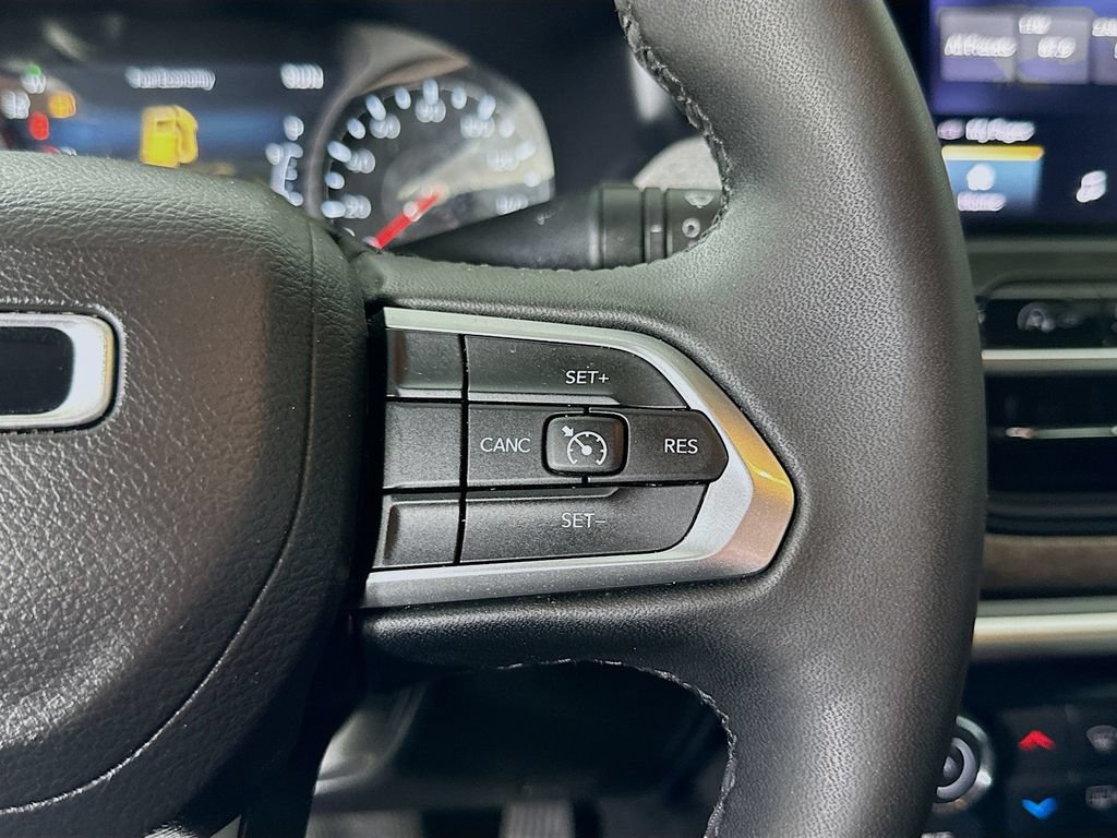 Used 2024 Jeep Compass Latitude AWD/4WD image 23