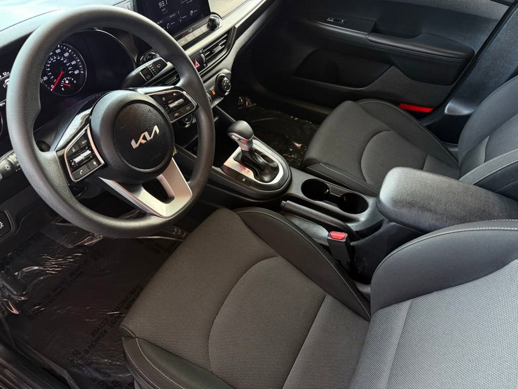 Used 2024 Kia Forte LXS w/ LXS Technology Package FWD image 15