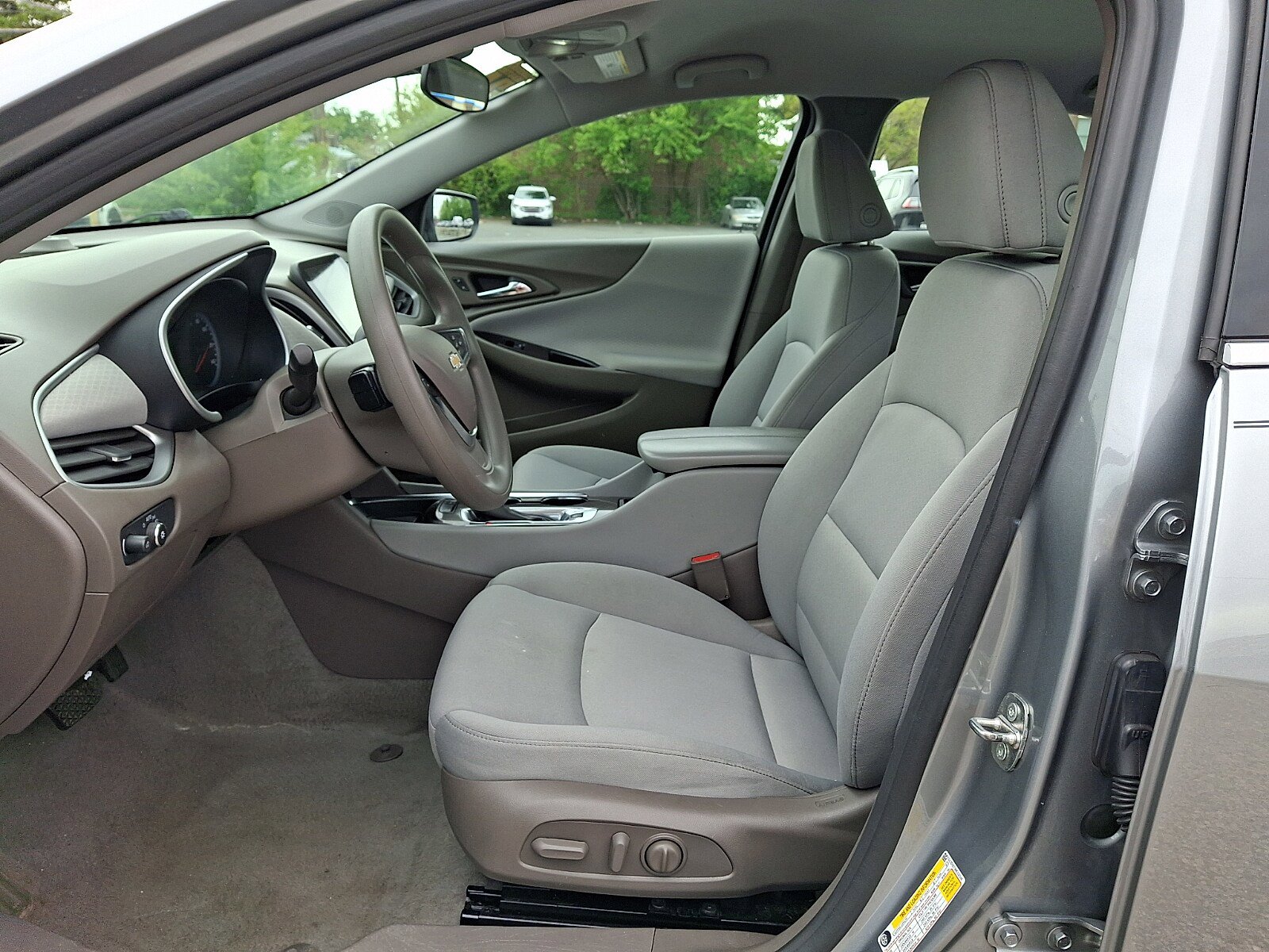 Used 2024 Chevrolet Malibu LT FWD image 13