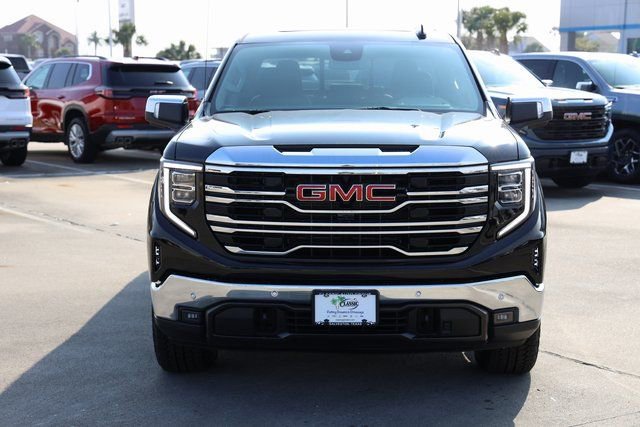 New 2026 GMC Sierra 1500 SLT image 2