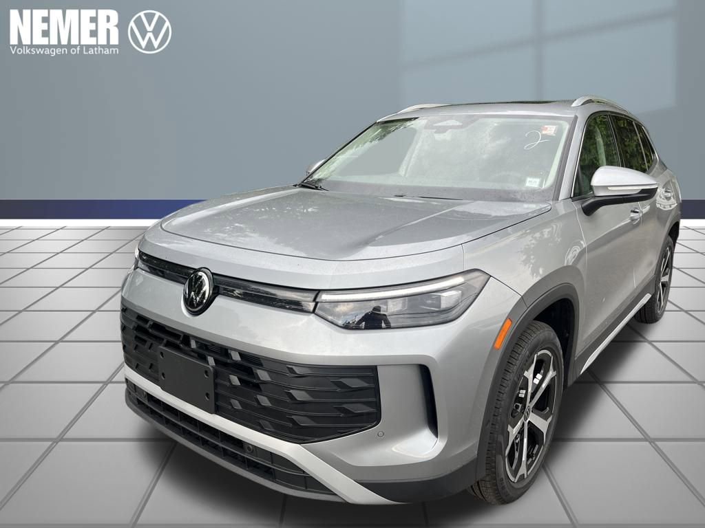 New 2025 Volkswagen Tiguan SE image 1