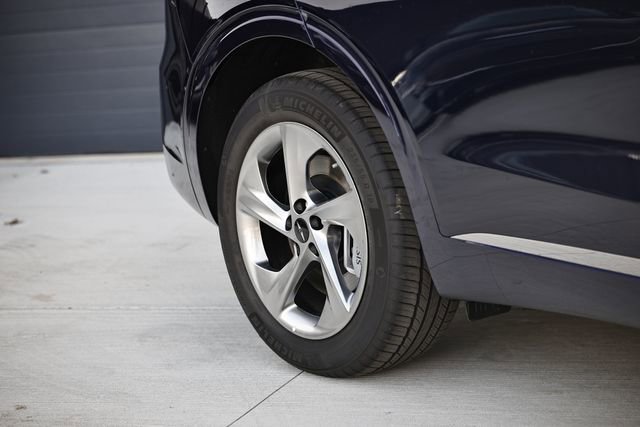 Used 2026 Genesis GV70 2.5T image 6