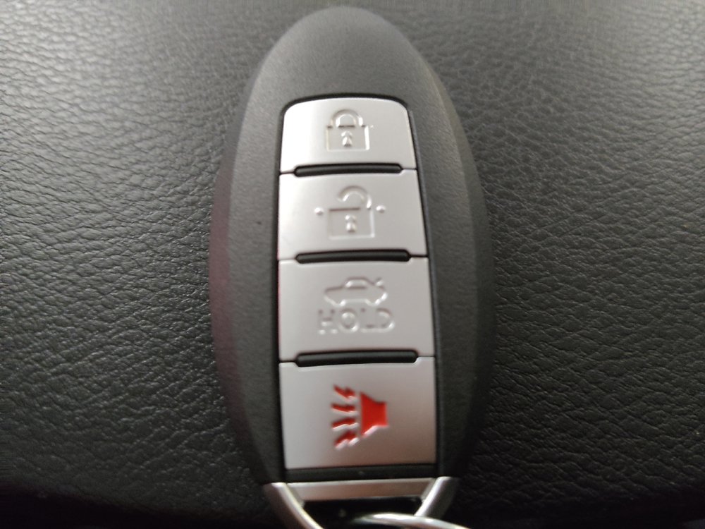 Used 2022 Nissan Versa SV FWD image 32
