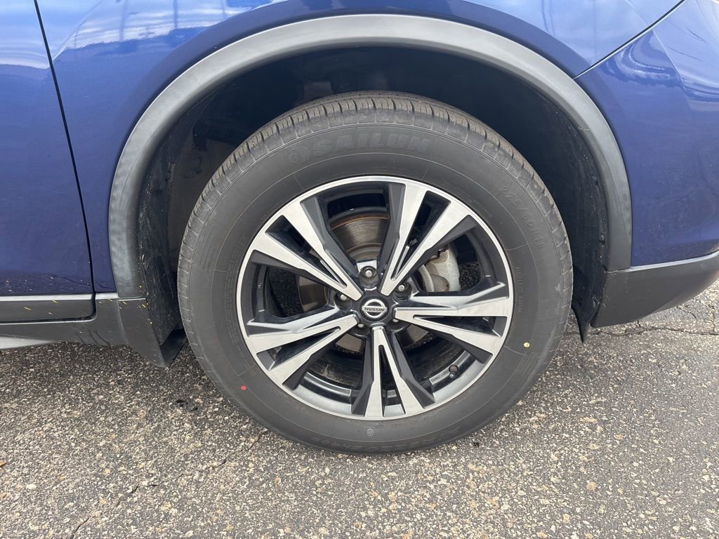 Used 2019 Nissan Rogue SV w/ Premium Package image 7
