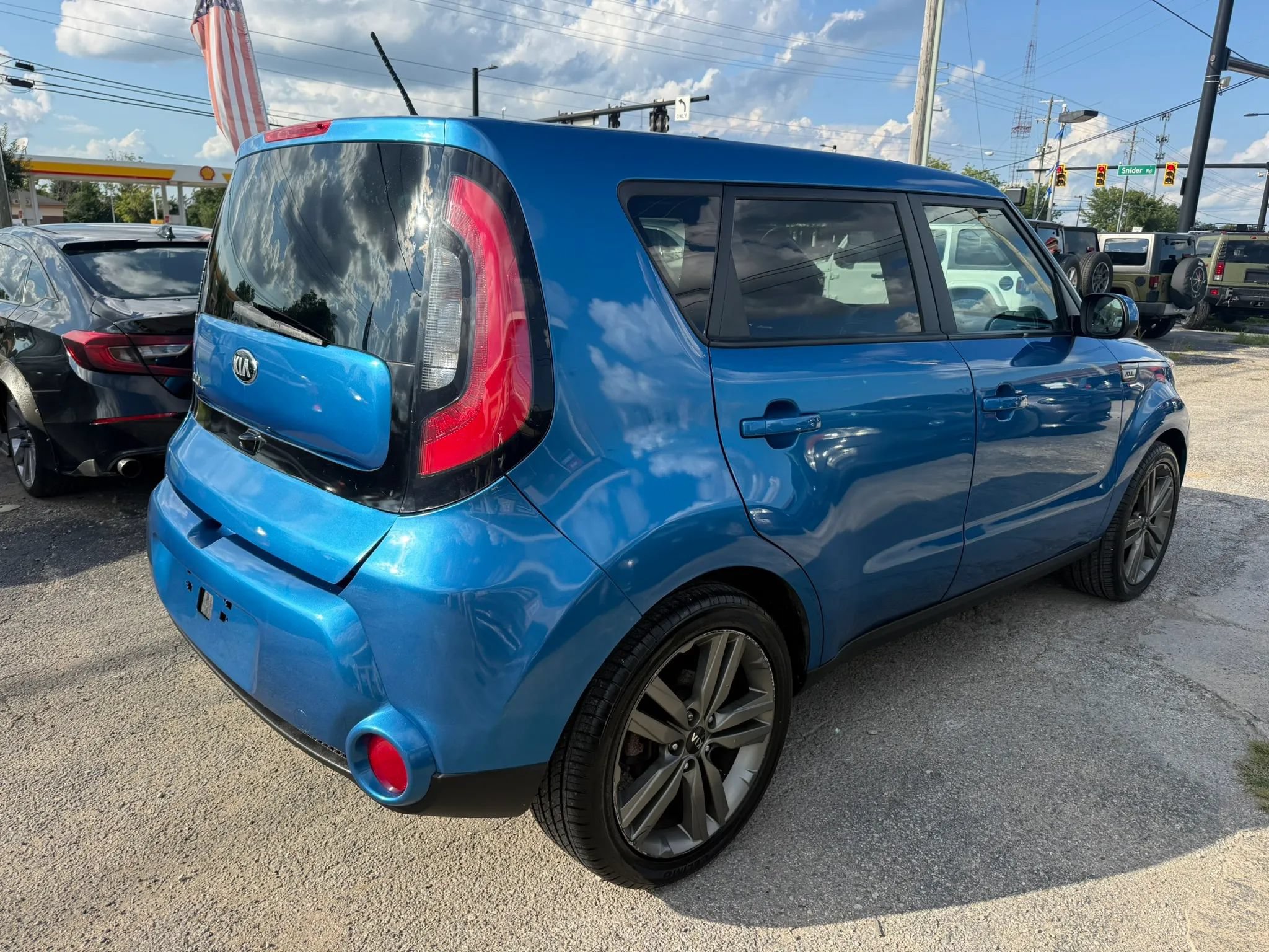 Used 2015 Kia Soul + w/ Audio Package FWD image 6