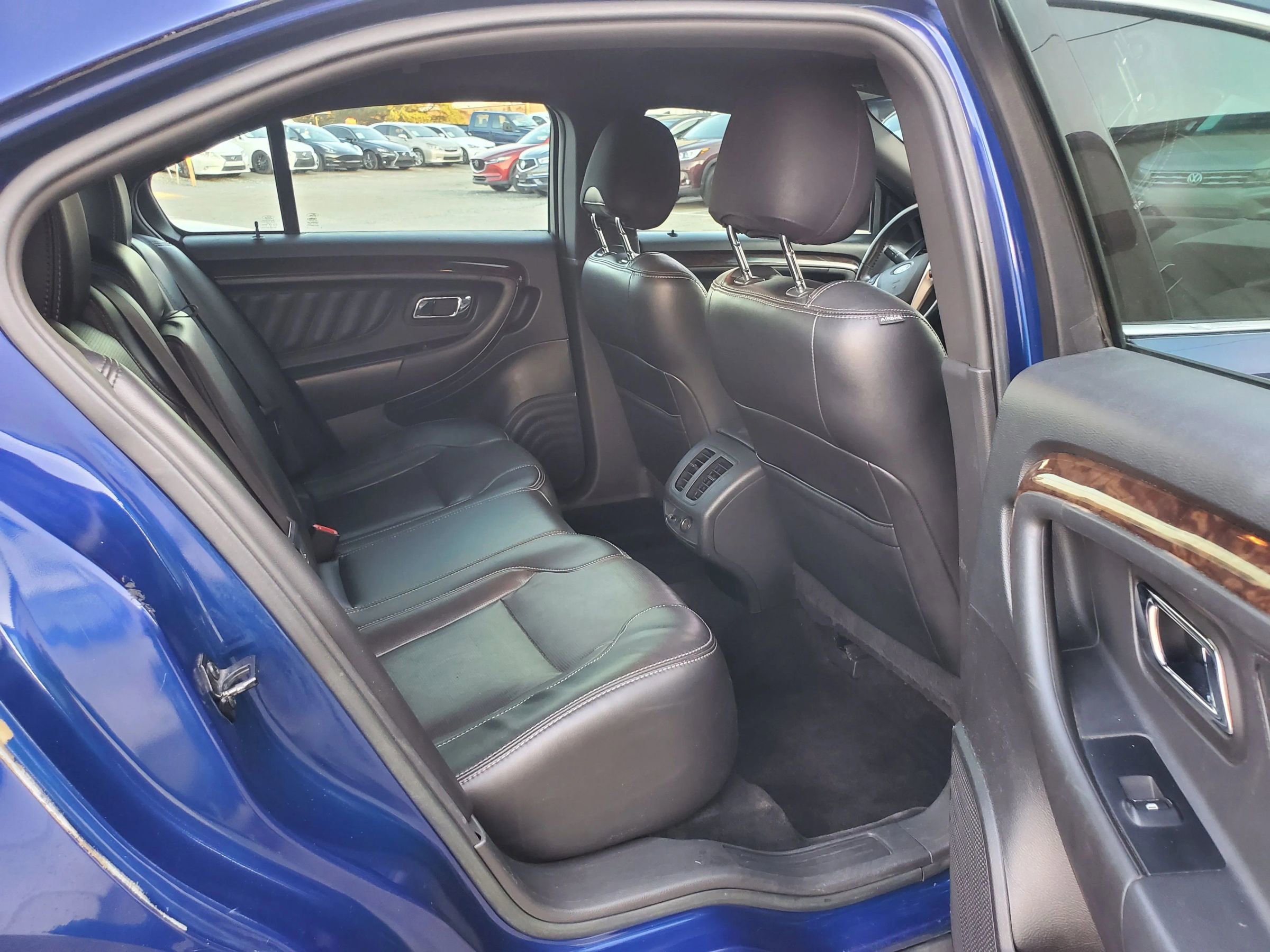 Used 2013 Ford Taurus Limited image 25