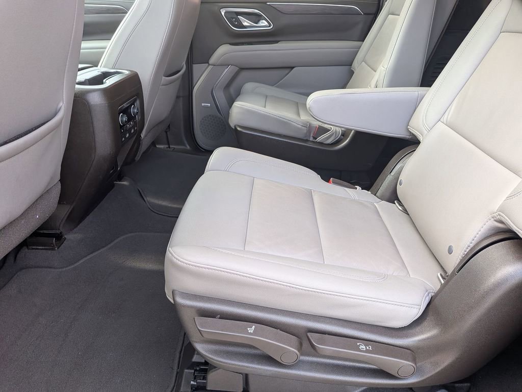 Used 2021 Chevrolet Suburban Z71 w/ Luxury Package image 27