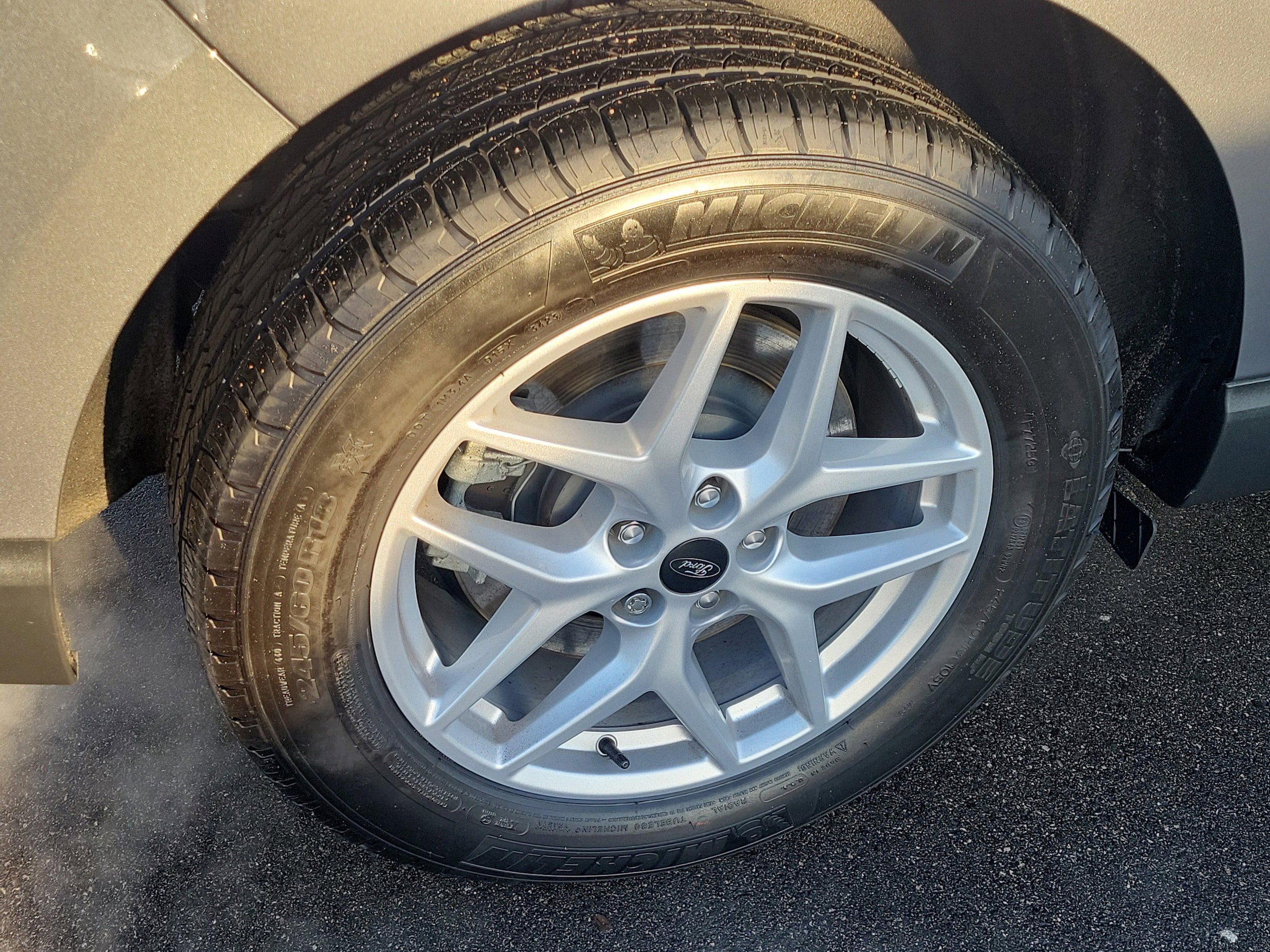 Used 2024 Ford Edge SEL w/ Convenience Package image 5