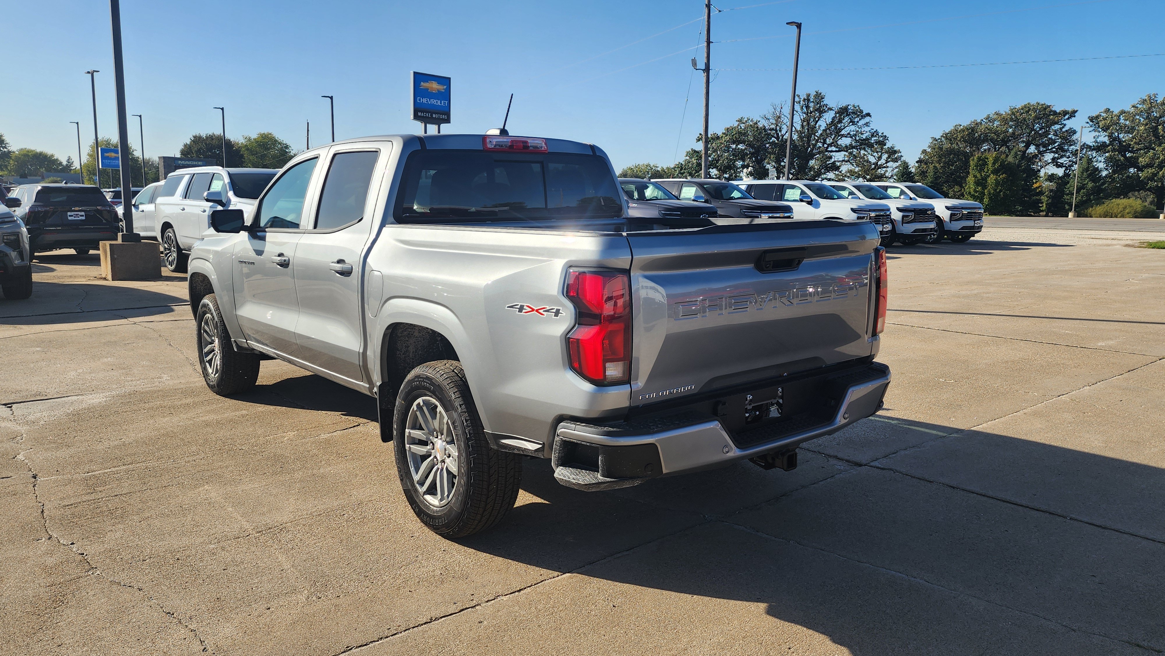 New 2026 Chevrolet Colorado LT w/ LT Convenience Package AWD/4WD image 6