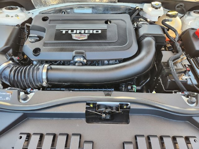 Used 2024 Cadillac XT4 Sport FWD image 32