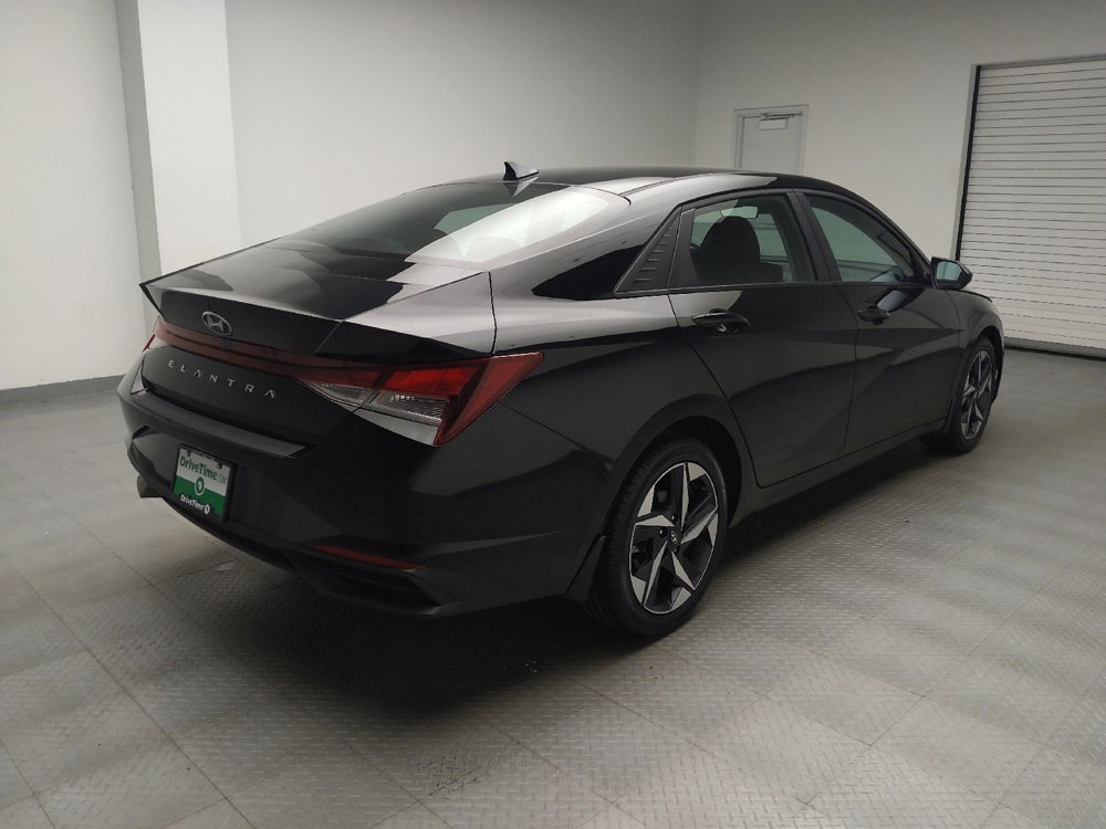 Used 2023 Hyundai Elantra SEL w/ Convenience Package FWD image 9