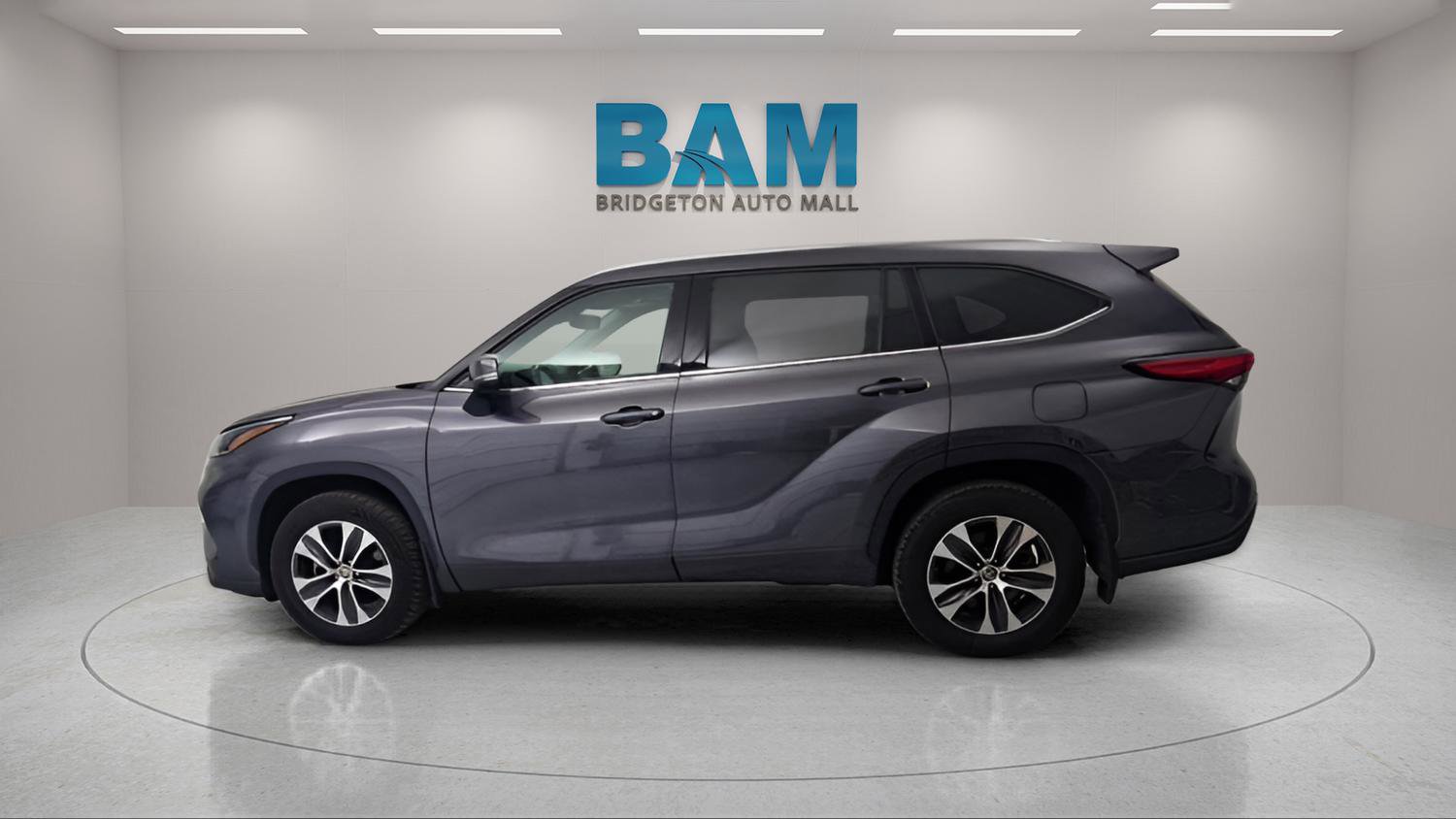 Used 2021 Toyota Highlander XLE image 8