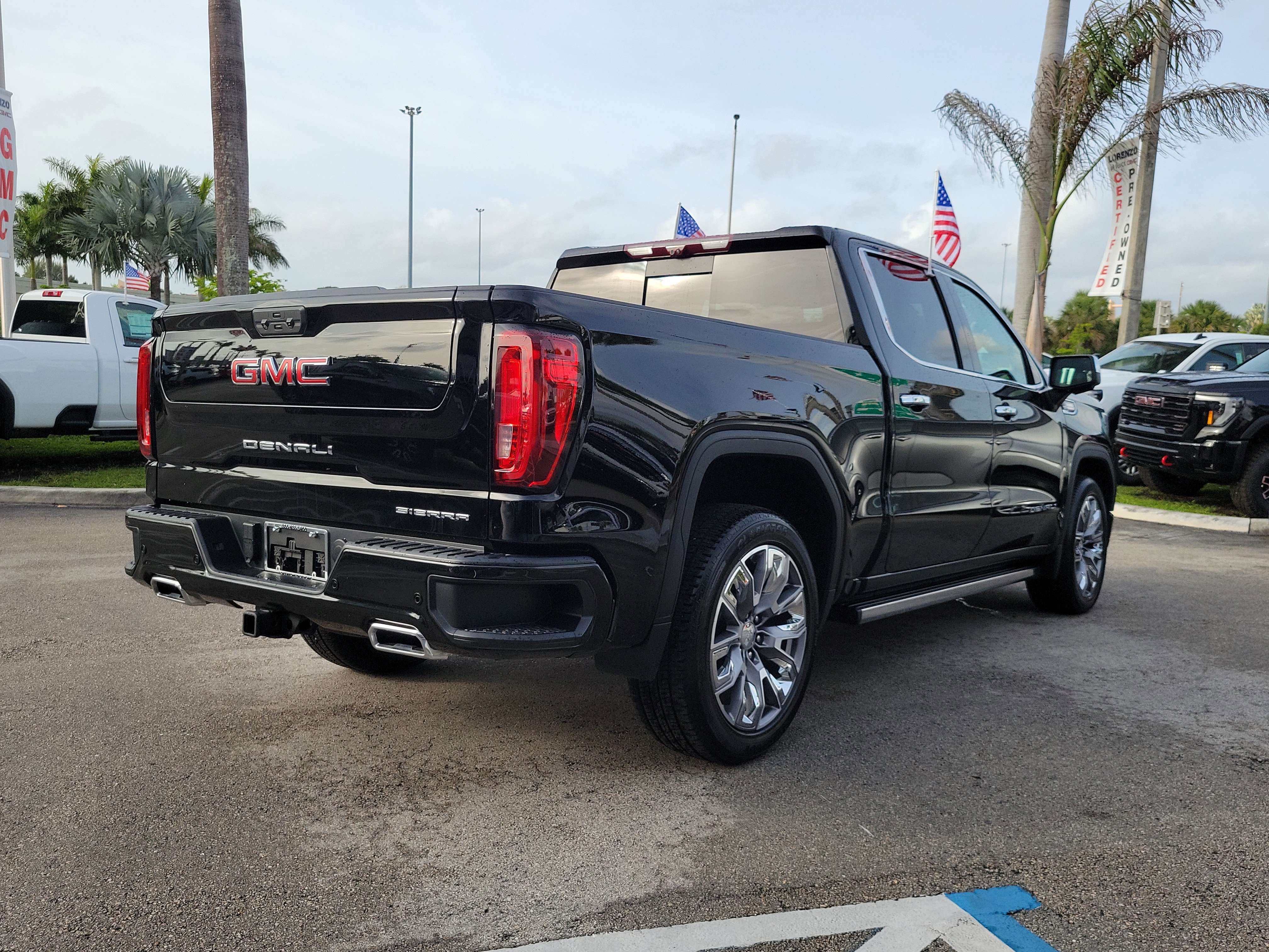 Used 2023 GMC Sierra 1500 Denali w/ Denali Reserve Package image 5