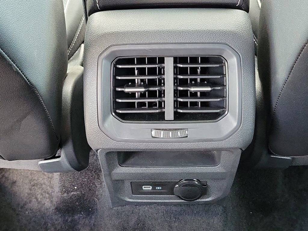 Used 2024 Volkswagen Tiguan SEL R-Line image 14