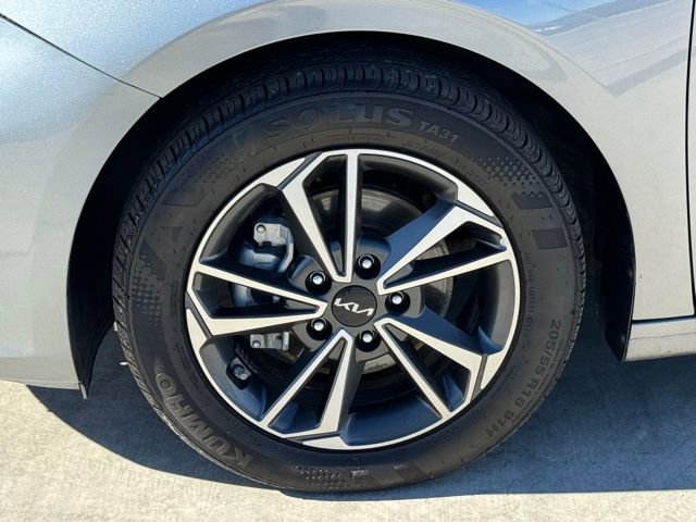 Used 2024 Kia Forte LXS image 9