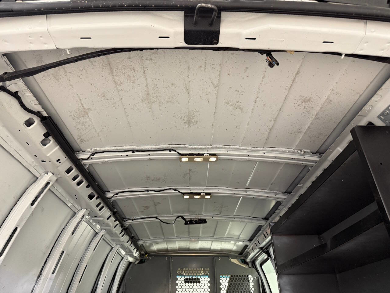 Used 2017 Chevrolet Express 2500 Extended image 27