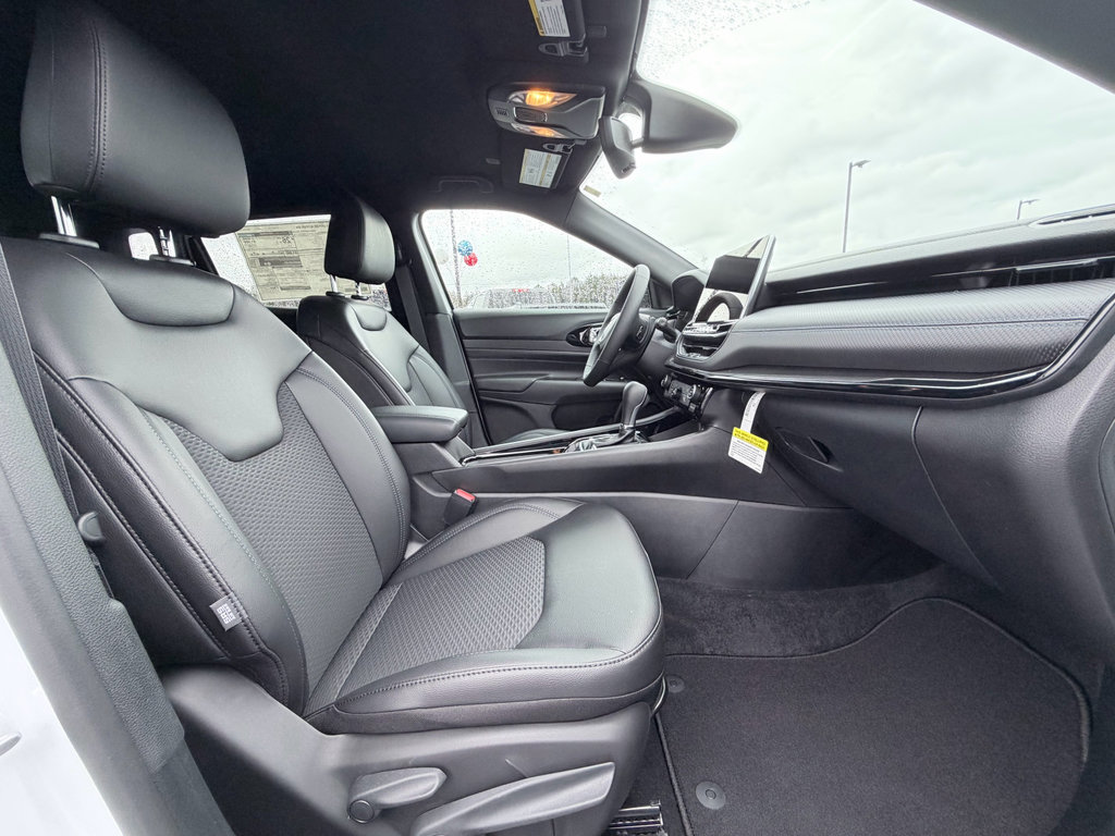 New 2026 Jeep Compass Latitude image 22