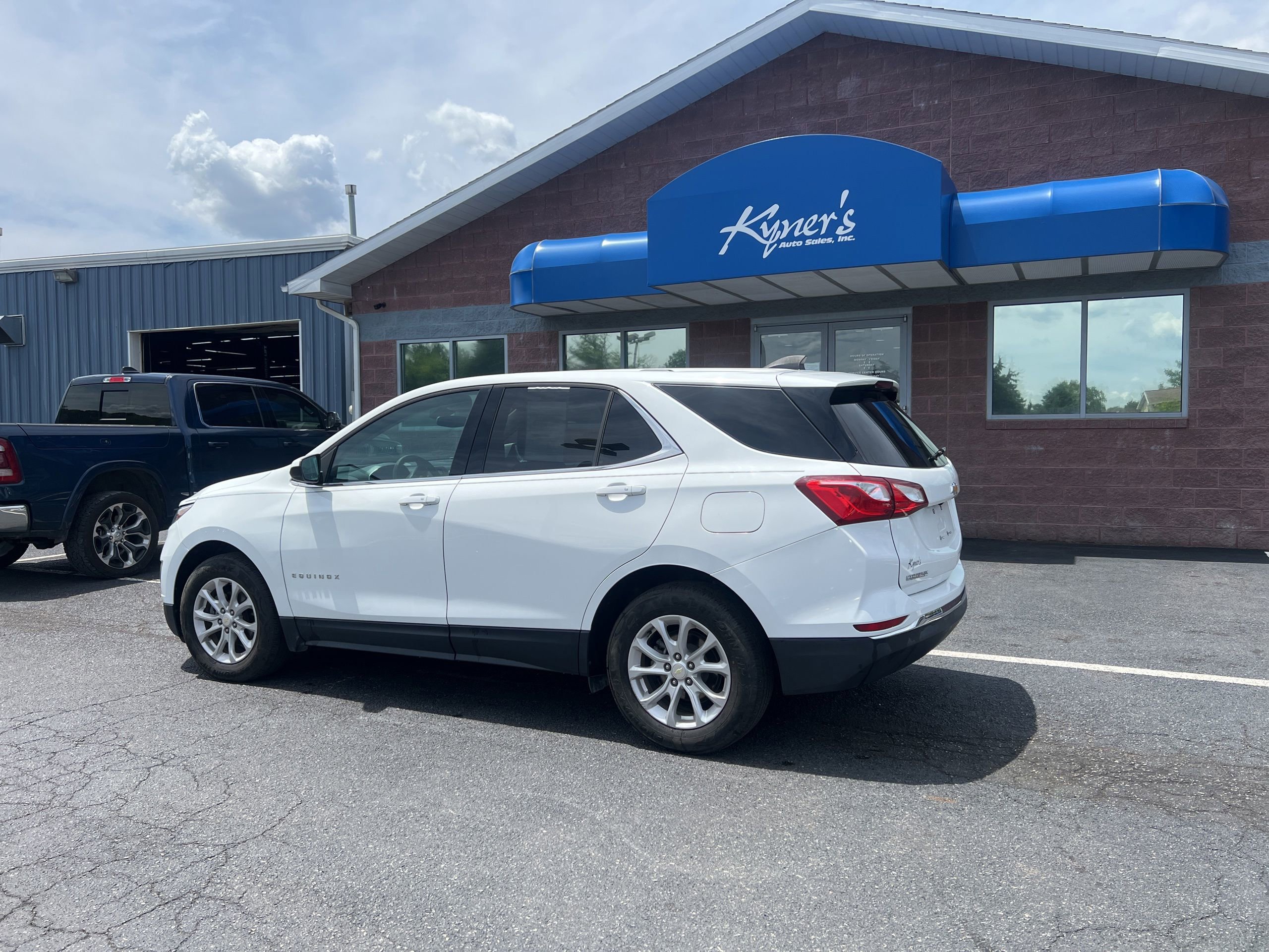 Used 2019 Chevrolet Equinox LT FWD image 4