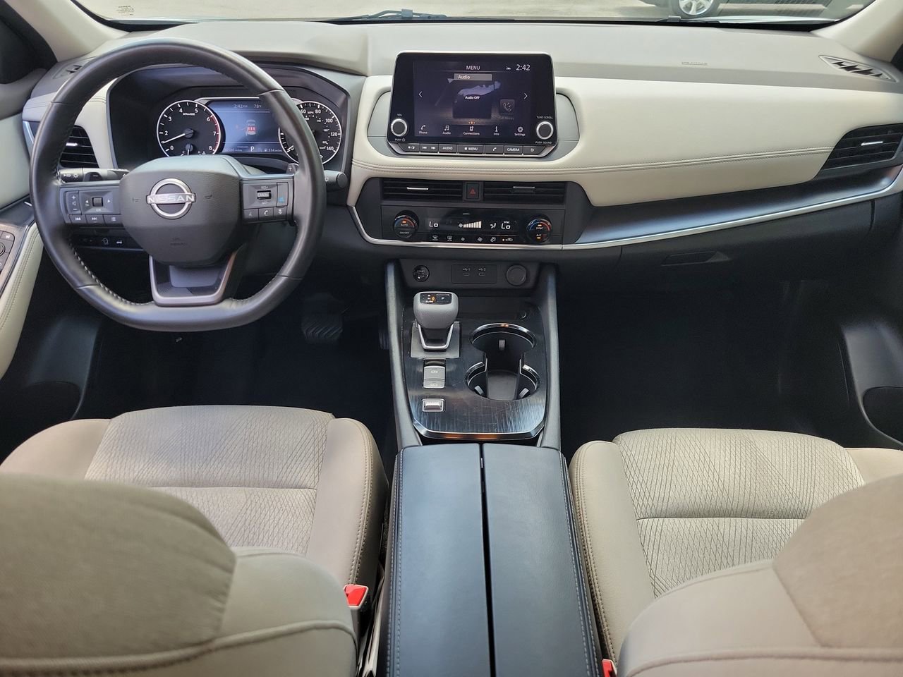Used 2025 Nissan Rogue SV FWD image 12