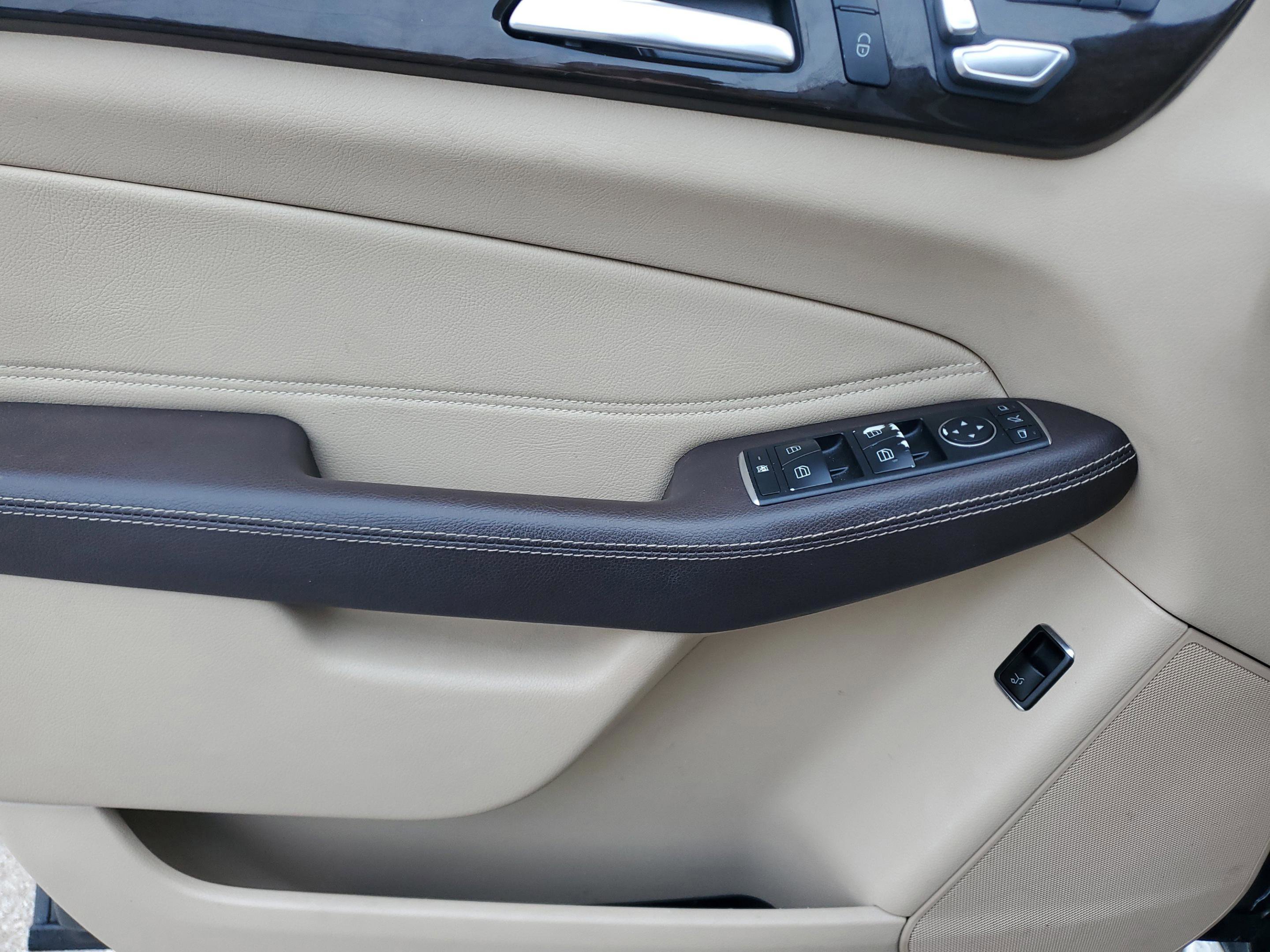 Used 2018 Mercedes-Benz GLE 350 w/ Premium 1 Package image 17