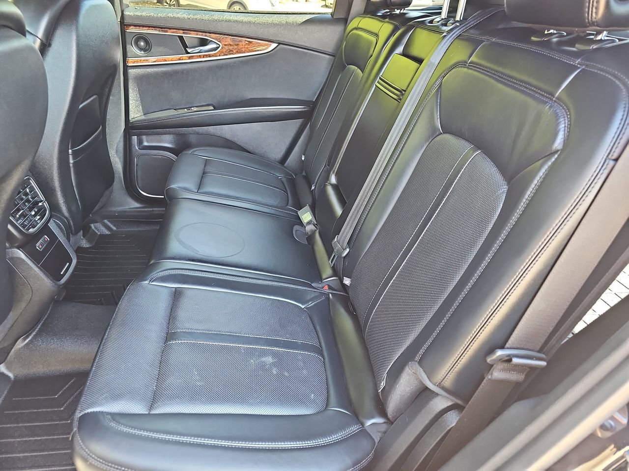 Used 2019 Lincoln Nautilus Reserve image 14