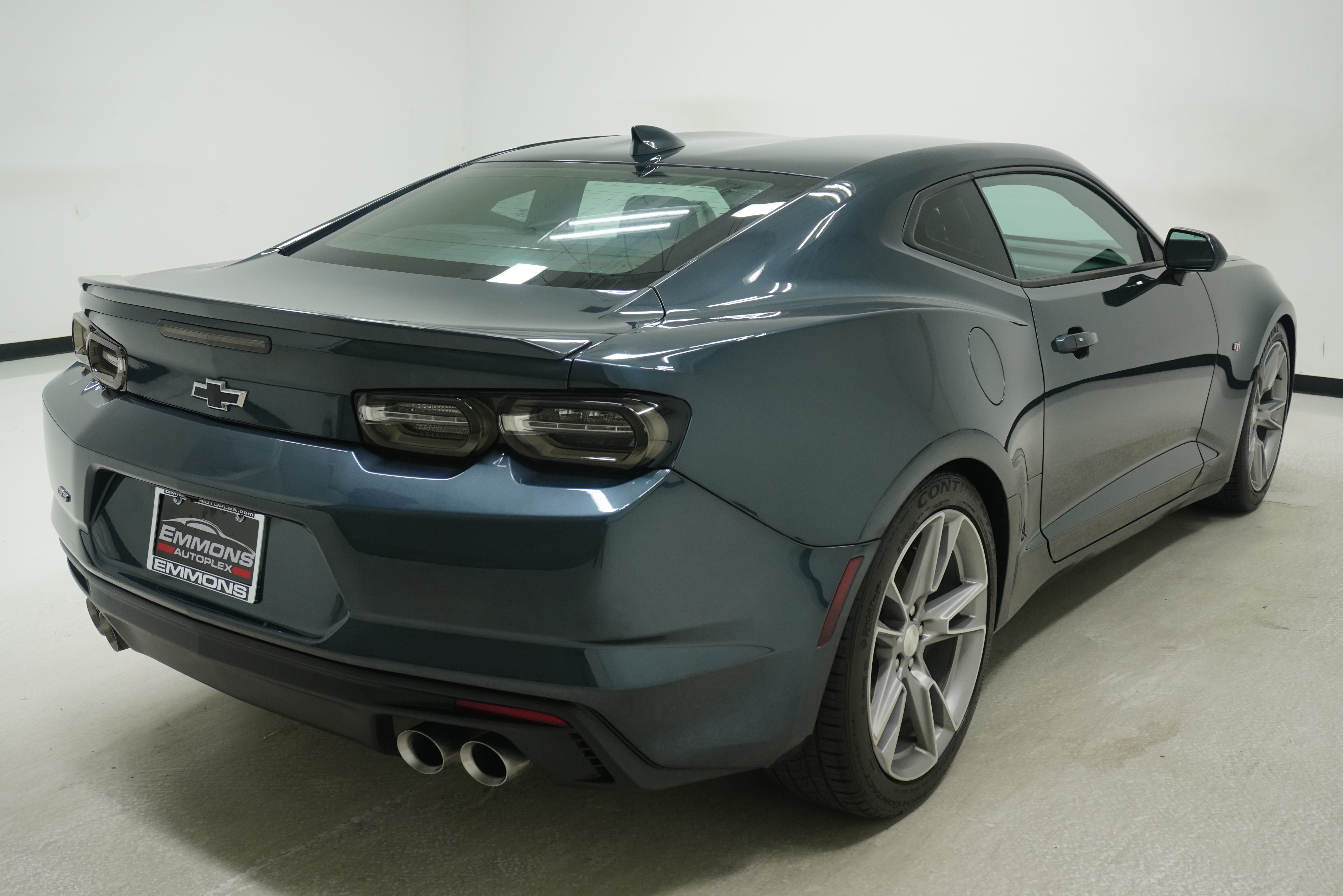 Used 2021 Chevrolet Camaro LT w/ RS Package RWD image 4