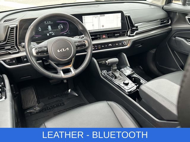 Used 2025 Kia Sportage EX image 2