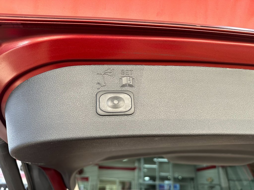 Used 2014 Ford Escape Titanium image 37