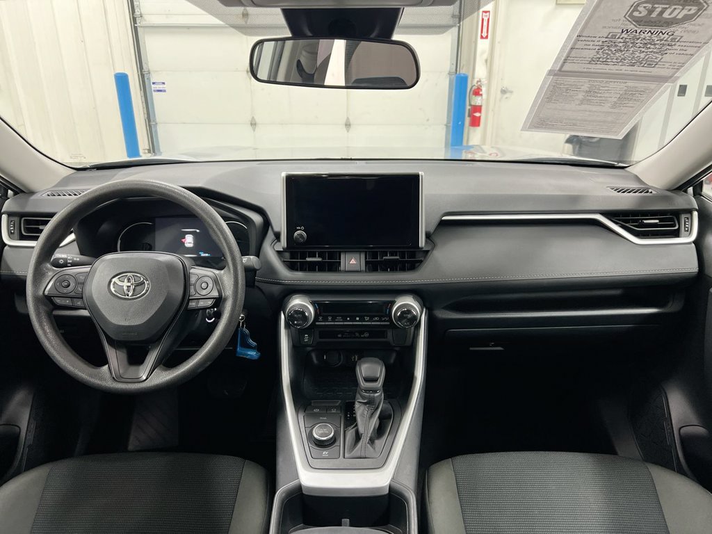 Used 2025 Toyota RAV4 LE AWD/4WD image 10