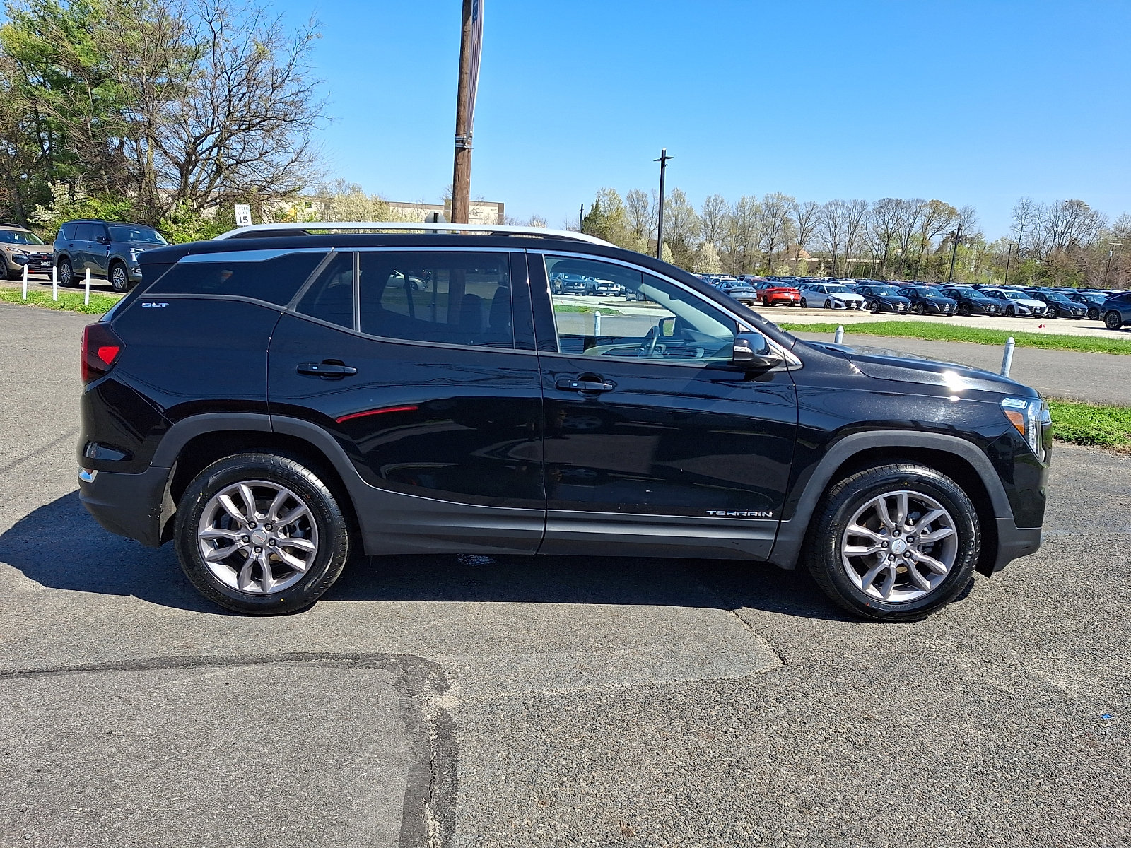 Used 2024 GMC Terrain SLT FWD image 8