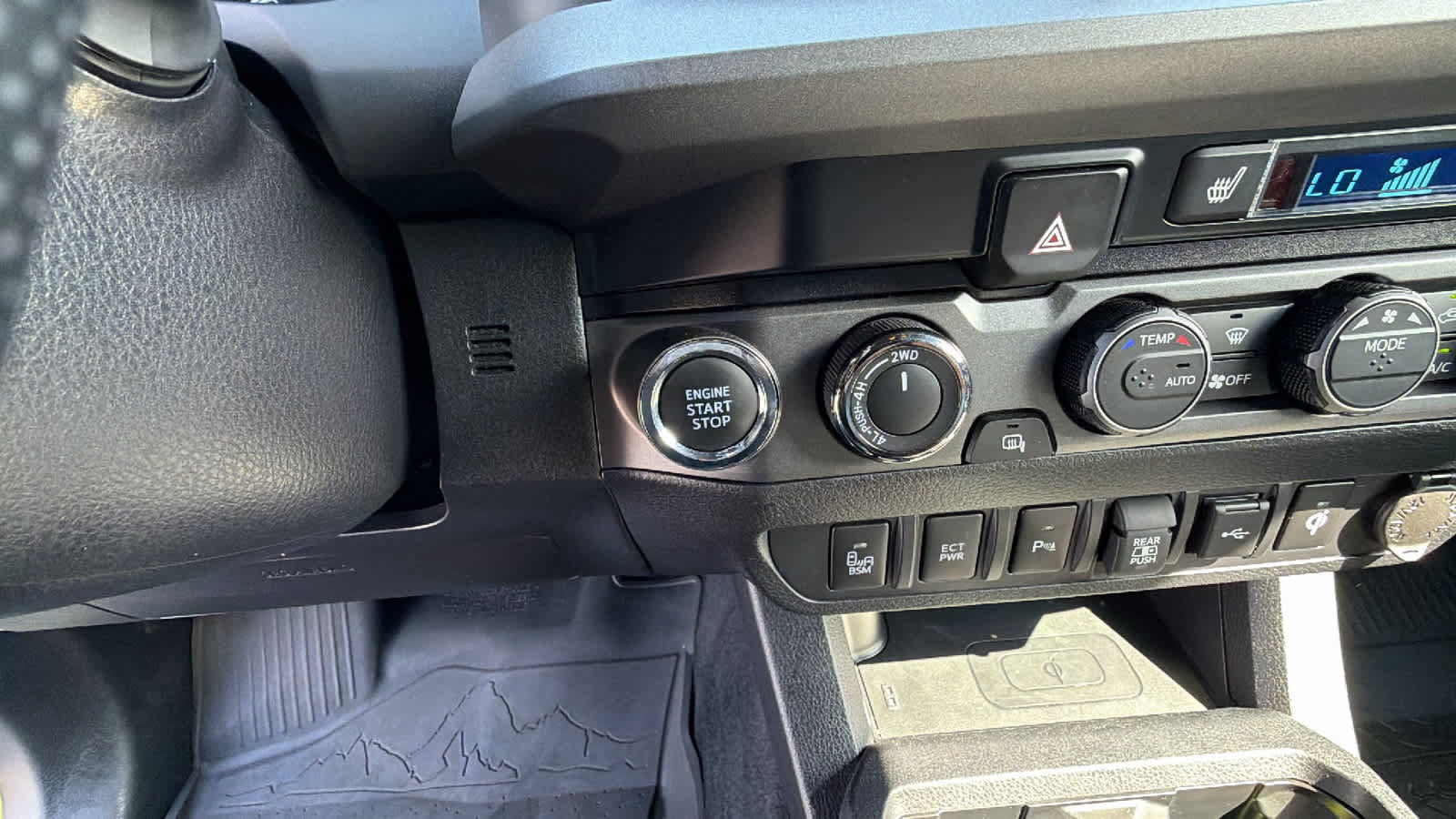 Used 2022 Toyota Tacoma TRD Pro AWD/4WD image 17