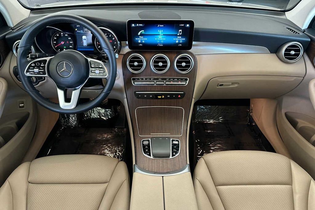 Certified 2022 Mercedes-Benz GLC 300 4MATIC w/ Premium Package Lite image 18