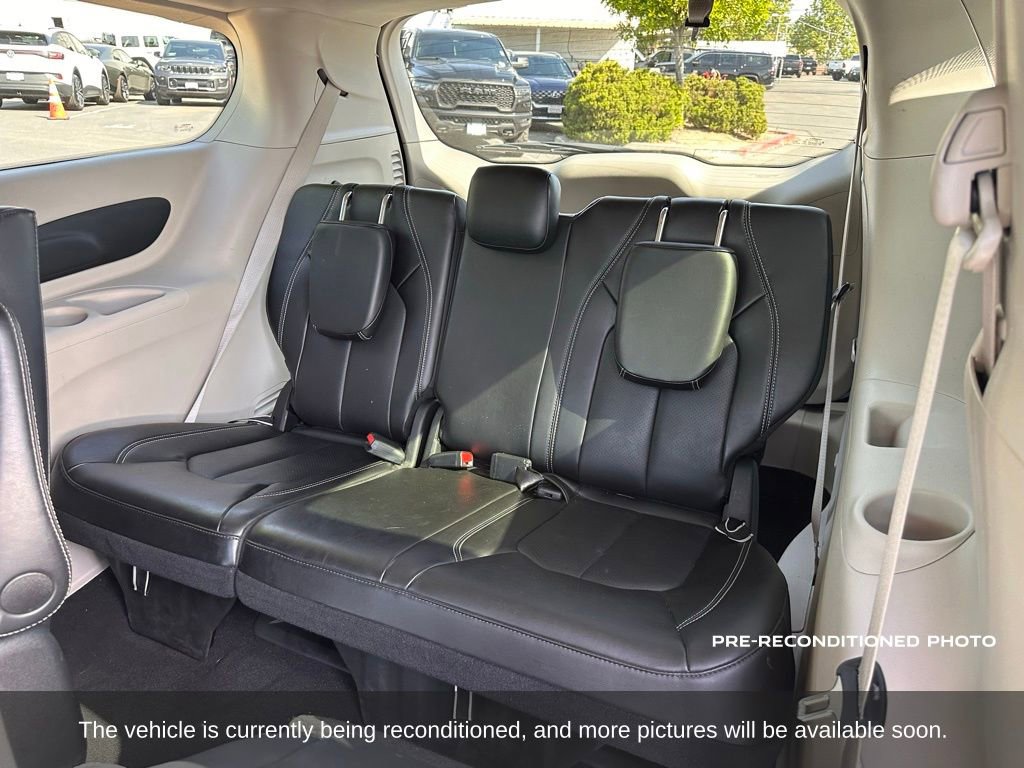 Used 2024 Chrysler Pacifica Select FWD image 13