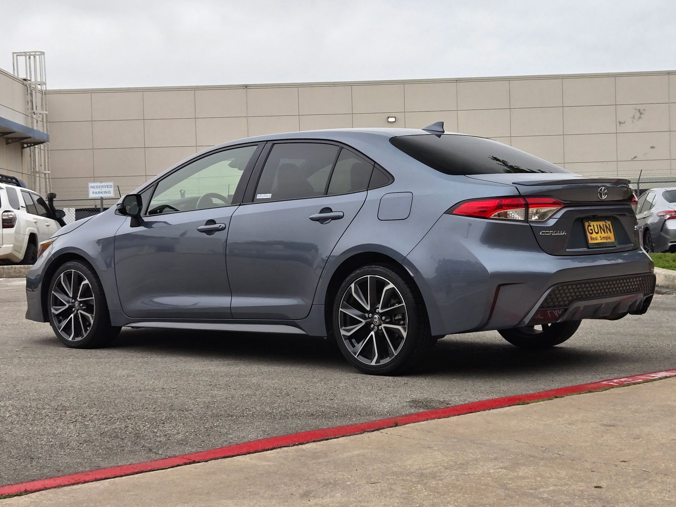 Used 2020 Toyota Corolla SE FWD image 5